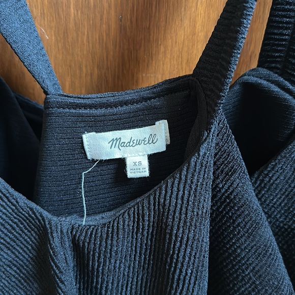 Madewell size XS cropped tank. - Picture 3 of 3